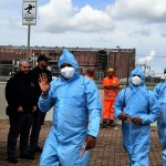 Foto Nicoloro G.   06/05/2025   Ravenna   Ha attraccato nel porto di Ravenna la nave ong Solidaire con a bordo 67 migranti tra i quali 9 minori non accompagnati. Tutti uomini provenienti dal Bangladesh tranne due provenienti dall' Egitto e due dal Marocco. nella foto un momento dello sbarco dei migranti.