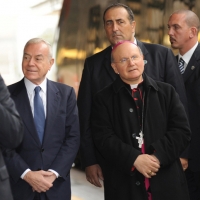 ad Assisi, ” Pellegrini della Verita’, pellegrini della Pace “, per una giornata di riflessione, dialogo e preghiera per la Pace e la Giustizia nel mondo. nella foto Gianni Letta – Domenico Sorrentino