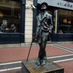 Foto Nicoloro G.   16/06/2022   Ravenna   Il 16 giugno e\' il \' Bloomsday \' giornata internazionale che celebra l\' Ulisse di James Joyce a cento anni dalla pubblicazione.Nello specifico il 16 giugno e\' la giornata in cui si svolgono i fatti narrati nel capolavoro di J. Joyce. nella foto la statua di James Joyce a Dublino.