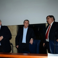 FFoto Nicoloro G.  26/03/2014  Bologna   A 400 giorni dall\' Expo 2015 si è svolto un incontro che, partendo dal tema \" Nutrire il pianeta \", si pone l\' obiettivo di portare l\' attenzione dall\' Esposizione direttamente ai campi e agli stabilimenti produttivi della regione Emilia-Romagna. nella foto da sinistra il direttore di QN Giovanni Morandi, il presidente della Regione Vasco Errani e il presidente di Enit Andrea Babbi.