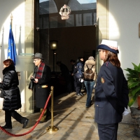 Foto Nicoloro G. 30/01/2012 Milano Allestita in una sala del Comando della Polizia Municipale in piazza Beccaria la camera ardente per il vigile Nicolo' Savarino, ucciso travolto da un SUV. nella foto Colleghi e comuni  cittadini rendono omaggio alla salma del vigile ucciso