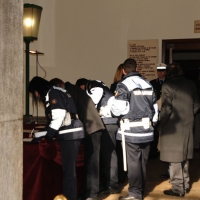 Foto Nicoloro G. 30/01/2012 Milano Allestita in una sala del Comando della Polizia Municipale in piazza Beccaria la camera ardente per il vigile Nicolo' Savarino, ucciso travolto da un SUV. nella foto Colleghi e comuni  cittadini rendono omaggio alla salma del vigile ucciso