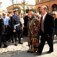 Foto Nicoloro G. 24/03/2012 Santarcangelo (RN) E' stata allestita nella sala del Consiglio Comunale di Santarcangelo la camera ardente della salma di Tonino Guerra prima di essere portata nella piazza principale per l' ultimo saluto della sua cittadina dove era nato il 16 marzo 1920. nella foto Lora Guerra