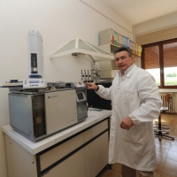 Foto Nicoloro G. 13/06/2012 Rovigo Il CRA, Centro di Ricerche in Agricoltura, e’ l’ unico in Italia ad essere autorizzato alla coltivazione dei cannabinoidi, sia quelli che hanno effetti psicotropi che quelli non psicoattivi, per fini di ricerca e ad uso terapeutico. In italia si stima che migliaia di pazienti, contro il centinaio rilevato ufficialmente, fanno uso di cannabis terapeutica ricorrendo all’ auto-coltivazione o al mercato nero. nella foto Gianpaolo Grassi