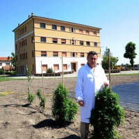 Foto Nicoloro G. 13/06/2012 Rovigo Il CRA, Centro di Ricerche in Agricoltura, e’ l’ unico in Italia ad essere autorizzato alla coltivazione dei cannabinoidi, sia quelli che hanno effetti psicotropi che quelli non psicoattivi, per fini di ricerca e ad uso terapeutico. In italia si stima che migliaia di pazienti, contro il centinaio rilevato ufficialmente, fanno uso di cannabis terapeutica ricorrendo all’ auto-coltivazione o al mercato nero. nella foto Gianpaolo Grassi