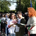 Foto Nicoloro G.   01/10/2022   Conselice ( RA )   Celebrazione del XVI° anniversario del monumento alla stampa clandestina e alla liberta' di stampa. nella foto studenti si alternano nella lettura di brani sulla liberta' di stampa.