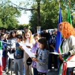 Foto Nicoloro G.   01/10/2022   Conselice ( RA )   Celebrazione del XVI° anniversario del monumento alla stampa clandestina e alla liberta' di stampa. nella foto studenti si alternano nella lettura di brani sulla liberta' di stampa.