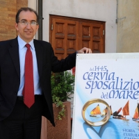 Foto Nicoloro G. 19/05/2012 Cervia (FC) Nell’ ambito delle celebrazioni per i cento anni di Milano Marittima e’ stata ufficialmente presentata la 568° edizione dello Sposalizio del Mare dal sindaco di Cervia-Milano Marittima Roberto Zoffoli alla presenza dell’ assessore al Turismo del comune di Milano Franco D’ Alfonso che nell’ occasione ha dichiarato Milano Marittima il mare ufficiale dell’ Expo 2015. La cerimonia dello Sposalizio del Mare avverra’ domenica 20 maggio alla presenza anche del sindaco di Milano Giuliano Pisapia. nella foto Roberto Zoffoli