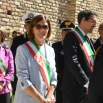 Foto Nicoloro G.   13/09/2026   Ravenna   Nell' ambito delle celebrazioni per il 705° annuale della morte di Dante Alighieri si e' svolta la tradizionale cerimonia dell' offerta da parte della citta' di Firenze dell' olio che alimentera' la lampada che illumina perennemente la tomba del Sommo Poeta. nella foto la vicesindaca di Firenze Paola Galgani e il sindaco di Ravenna Alessandro Barattoni.