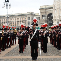 Foto Nicoloro G. 03/11/2012 Milano Nell’ ambito delle celebrazioni delle Forze Armate, che si concluderanno domani 4 novembre, in mattinata la Banda musicale dei Carabinieri si è esibita davanti al palazzo Reale tra gli applausi dei numerosi cittadini e turisti presenti. Inoltre la piazzetta è diventata palcoscenico per mostrare numerosi mezzi militari del passato e attuali. nella foto Banda musicale dei Carabinieri