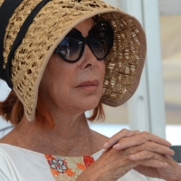 Foto Nicoloro G.   15/08/2014  Cervia ( Ravenna )  22° edizione di " Cervia, la spiaggia ama il libro ". nella foto Marina Ripa di Meana che presenta il suo ultimo libro " Invecchierò ma con calma ".