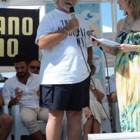 Foto Nicoloro G.  15/08/2014  Cervia ( Ravenna )  22° edizione di " Cervia, la spiaggia ama il libro ". nella foto il giornalista sportivo Italo Cucci che presenta il suo libro " Il capanno sul porto ".