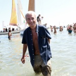 Foto Nicoloro G.   15/08/2022   Cervia (RA)   30° edizione di \' Cervia, la spiaggia ama il libro \' con il tradizionale arrivo degli scrittori dal mare su storiche imbarcazioni e sbarco sulla spiaggia di Cervia. nella foto lo scrittore Enrico Franceschini.