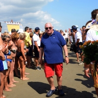 Foto Nicoloro G. 15/08/2013 Cervia ( Ravenna ) Ventunesima edizione di " Cervia, la spiaggia ama il libro " che si conclude il giorno di Ferragosto con il tradizionale sbarco degli scrittori sulla spiaggia davanti al Grand Hotel della cittadina romagnola. nella foto Alberto Mazzuca
