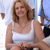 Foto Nicoloro G. 15/08/2013 Cervia ( Ravenna ) Ventunesima edizione di " Cervia, la spiaggia ama il libro " che si conclude il giorno di Ferragosto con il tradizionale sbarco degli scrittori sulla spiaggia davanti al Grand Hotel della cittadina romagnola. nella foto Antonella Boralevi