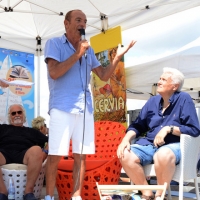 Foto Nicoloro G. 15/08/2013 Cervia ( Ravenna ) Ventunesima edizione di " Cervia, la spiaggia ama il libro " che si conclude il giorno di Ferragosto con il tradizionale sbarco degli scrittori sulla spiaggia davanti al Grand Hotel della cittadina romagnola. nella foto Raul Casadei