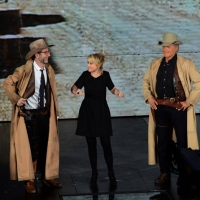 Foto Nicoloro G.  26/01/2014  Milano   Trasmissione televisiva su Rai 3 " Che tempo che fa ". nella foto Luciana Littizzetto tra Fabio Fazio e Terence Hill che in un divertente siparietto hanno inscenano un duello.