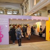 Foto Nicoloro G. 28/03/2011 Bologna Si e' aperta negli spazi della Fiera di Bologna la quarantottesima edizione della " Children Book Fair " la piu' importante fiera internazionale dell' editoria per l' infanzia con la presenza di autori, editori e illustratori di tutto il mondo. nella foto L'ingresso della Mostra delle Illustrazioni