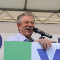 Foto Nicoloro G. 13/05/2011 Milano Chiusura della campagna elettorale della Lega Nord. nella foto Umberto Bossi