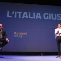 Foto Nicoloro G. 01/02/2013 Firenze Evento di grande importanza, forse unico, che vede insieme in questa campagna elettorale il sindaco di Firenze e il segretario generale del PD. nella foto Pierluigi Bersani – Matteo Renzi    
