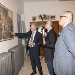 Foto Nicoloro G.   Mandriole (RA)   Cerimonia di commemorazione di Anita Garibaldi nell' anniversario della sua morte avvenuta il 4 agosto 1849 nella fattoria Guiccioli in localita' Mandriole alle porte di Ravenna. nella foto da sinistra Lorenzo Cottignoli presidente Federazione Cooperative. il prefetto di Ravenna Castrese de Rosa e Eugenio Fusignani vicesindaco di Ravenna e presidente Fondazione Ravenna Risorgimento visitano la fattoria Guiccioli.