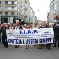 Foto Nicoloro G. 25/04/2012 Milano Commemorazione del XXV Aprile, Festa della Liberazione, con corteo e comizio in piazza Duomo. nella foto Striscione della FIAP