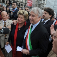 Foto Nicoloro G. 25/04/2012 Milano Commemorazione del XXV Aprile, Festa della Liberazione, con corteo e comizio in piazza Duomo. nella foto Susanna Camusso – Giuliano Pisapia
