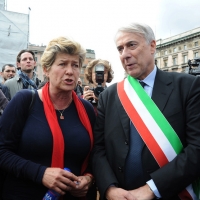 Foto Nicoloro G. 25/04/2012 Milano Commemorazione del XXV Aprile, Festa della Liberazione, con corteo e comizio in piazza Duomo. nella foto Susanna Camusso – Giuliano Pisapia