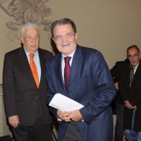 Foto Nicoloro G.  08/11/2010 Ravenna  Commemorazione dell' ex presidente della DC Benigno Zaccagnini, morto il 05 novembre 1989, in un dibattito dal titolo " Zaccagnini nel futuro della politica ". nella foto Domenico Rosati – Romano Prodi