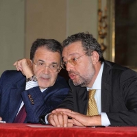 Foto Nicoloro G.  08/11/2010 Ravenna  Commemorazione dell' ex presidente della DC Benigno Zaccagnini, morto il 05 novembre 1989, in un dibattito dal titolo " Zaccagnini nel futuro della politica ". nella foto Romano Prodi – Fabrizio Matteucci