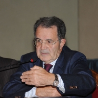 Foto Nicoloro G.  08/11/2010 Ravenna  Commemorazione dell\' ex presidente della DC Benigno Zaccagnini, morto il 05 novembre 1989, in un dibattito dal titolo \" Zaccagnini nel futuro della politica \". nella foto Romano Prodi