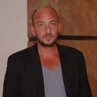 Foto Nicoloro G. 26/09/2006 Milano Incontro con il regista di “Nuovomondo” , Leone d’argento al Festival di Venezia. Uno sguardo indietro ora che il regista sara’ in gara agli Oscar con ” Terraferma “. nella foto Emanuele Crialese