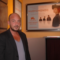 Foto Nicoloro G. 26/09/2006 Milano Incontro con il regista di “Nuovomondo” , Leone d’argento al Festival di Venezia. Uno sguardo indietro ora che il regista sara’ in gara agli Oscar con ” Terraferma “. nella foto Emanuele Crialese