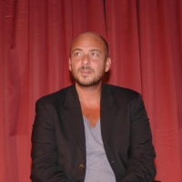 Foto Nicoloro G. 26/09/2006 Milano Incontro con il regista di “Nuovomondo” , Leone d’argento al Festival di Venezia. Uno sguardo indietro ora che il regista sara’ in gara agli Oscar con ” Terraferma “. nella foto Emanuele Crialese