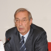 Foto Nicoloro G. Milano 01/10/2010 Conferenza stampa di presentazione del nuovo amministratore delegato di Unicredit. nella foto Dieter Rampl, presidente Unicredit