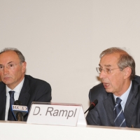 Foto Nicoloro G. Milano 01/10/2010 Conferenza stampa di presentazione del nuovo amministratore delegato di Unicredit. nella foto Federico Ghizzoni – Dieter Rampl