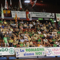 Foto Nicoloro G. 01/07/2012 Assago (Milano) Si e’ concluso al Forum di Assago il Congresso Federale della Lega Nord che ha eletto Roberto Maroni nuovo segretario federale della Lega Nord e ha sancito cosi’ l’ inizio del nuovo corso per il partito. nella foto Folla di partecipanti e striscioni