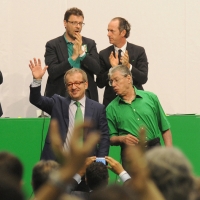 Foto Nicoloro G. 01/07/2012 Assago (Milano) Si e’ concluso al Forum di Assago il Congresso Federale della Lega Nord che ha eletto Roberto Maroni nuovo segretario federale della Lega Nord e ha sancito cosi’ l’ inizio del nuovo corso per il partito. nella foto Roberto Maroni – Umberto Bossi