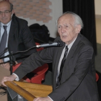 Foto Nicoloro G. 02/12/2011 Ravenna Sotto l' Alto Patronato del Presidente della Repubblica e' stato organizzato dalla storica CMC di Ravenna, Cooperativa Muratori & Cementisti, il convegno da titolo " La competizione positiva ", ovvero " Le imprese cooperative tra regole di mercato e solidarieta' ". nella foto Zygmunt Bauman