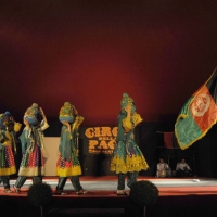 Foto Nicoloro G. 18/12/2010 Bagnacavallo (RA) Due importanti avvenimenti imperniati sull’ Afghanistan nel piccolo comune ravennate. Il primo al teatro Goldoni dove si e’ tenuto un convegno internazionale sul tema ” Afghanistan fra storia e cooperazione “. Il secondo sotto il tendone del Circo della Pace che ha ospitato uno spettacolo dei giovanissimi artisti del Circus for Children di Kabul. A entrambi gli avvenimenti ha partecipato l’ ambasciatore dell’ Afghanistan in Italia Musa Maroofi. nella foto Un momento dello spettacolo del Circus for Children di Kabul