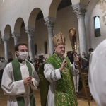 Foto Nicoloro G.   12/09/2021   Ravenna   Questa giornata segna il culmine delle celebrazioni dei 700 anni dalla morte di Dante. nella foto il cardinale Gianfranco Ravasi fa il suo ingresso nella Basilica di San Francesco dove officiera' la Santa Messa.