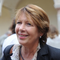 Foto Nicoloro G. 08/09/2011 Ravenna Sotto l’ alto patronato del presidente della Repubblica Italiana si inaugura questa sera negli antichi Chiostri francescani il festival che per tre giorni, 8-9 e 10 settembre, sara’ dedicato a Dante Alighieri, il padre della lingua italiana. E sara’ proprio un convegno sulla lingua delle Costituzioni italiane dal 1848 al 2011 ad aprire la rassegna dantesca. nella foto Nicoletta Maraschi