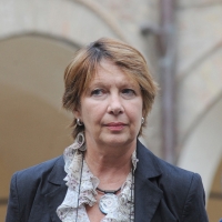 Foto Nicoloro G. 08/09/2011 Ravenna Sotto l’ alto patronato del presidente della Repubblica Italiana si inaugura questa sera negli antichi Chiostri francescani il festival che per tre giorni, 8-9 e 10 settembre, sara’ dedicato a Dante Alighieri, il padre della lingua italiana. E sara’ proprio un convegno sulla lingua delle Costituzioni italiane dal 1848 al 2011 ad aprire la rassegna dantesca. nella foto Nicoletta Maraschi