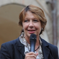 Foto Nicoloro G. 08/09/2011 Ravenna Sotto l’ alto patronato del presidente della Repubblica Italiana si inaugura questa sera negli antichi Chiostri francescani il festival che per tre giorni, 8-9 e 10 settembre, sara’ dedicato a Dante Alighieri, il padre della lingua italiana. E sara’ proprio un convegno sulla lingua delle Costituzioni italiane dal 1848 al 2011 ad aprire la rassegna dantesca. nella foto Nicoletta Maraschi