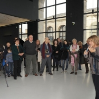 Foto Nicoloro G. 20/11/2011 Milano In occasione della domenica senza auto Musei aperti e testimonial d’ eccezione ad intrattenere il pubblico. Al Museo del ’900 interviene l’ attrice Lella Costa. nella foto Lella Costa e il pubblico dei visitatori del museo