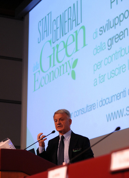 Foto Nicoloro G. 07/11/2012 Rimini Sedicesima edizione di Ecomondo, Stati Generali della Green Economy, ovvero Fiera Internazionale del recupero di Materia ed Energia e dello Sviluppo Sostenibile. nella foto Corrado Clini