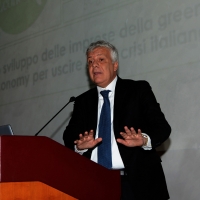 Foto Nicoloro G.   05/11/2014   Rimini    Diciottesima edizione di " Ecomondo. Fiera Internazionale del Recupero di Materia ed Energia e dello Sviluppo Sostenibile ". nella foto il ministro Gian Luca Galletti durante il suo intervento.
