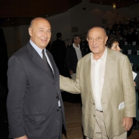 Foto Nicoloro G. 2010/07/15 Milano Al Teatro Dal Verme Undicesima edizione di " La Milanesiana ", che ha per tema " Il paradosso ". Ottava serata della rassegna di musica e letteratura. nella foto Paolo Mieli – Arnaldo Pomodoro