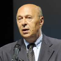 Foto Nicoloro G. 2010/07/15 Milano Al Teatro Dal Verme Undicesima edizione di " La Milanesiana ", che ha per tema " Il paradosso ". Ottava serata della rassegna di musica e letteratura. nella foto Paolo Mieli