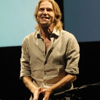Foto Nicoloro G. 2010/07/15 Milano Al Teatro Dal Verme Undicesima edizione di " La Milanesiana ", che ha per tema " Il paradosso ". Ottava serata della rassegna di musica e letteratura. nella foto Giulio Casale